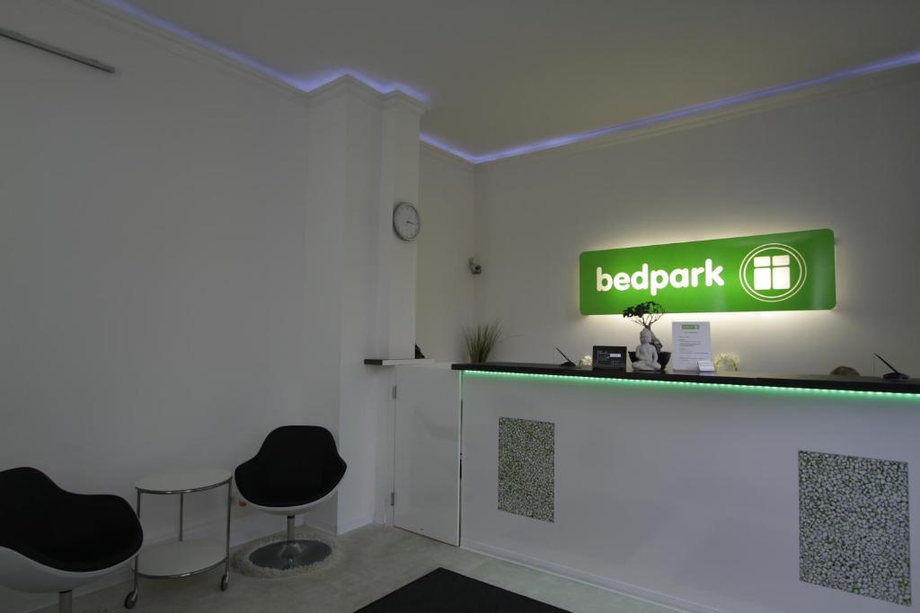 Bedpark Altona Pension Hamburgo Exterior foto